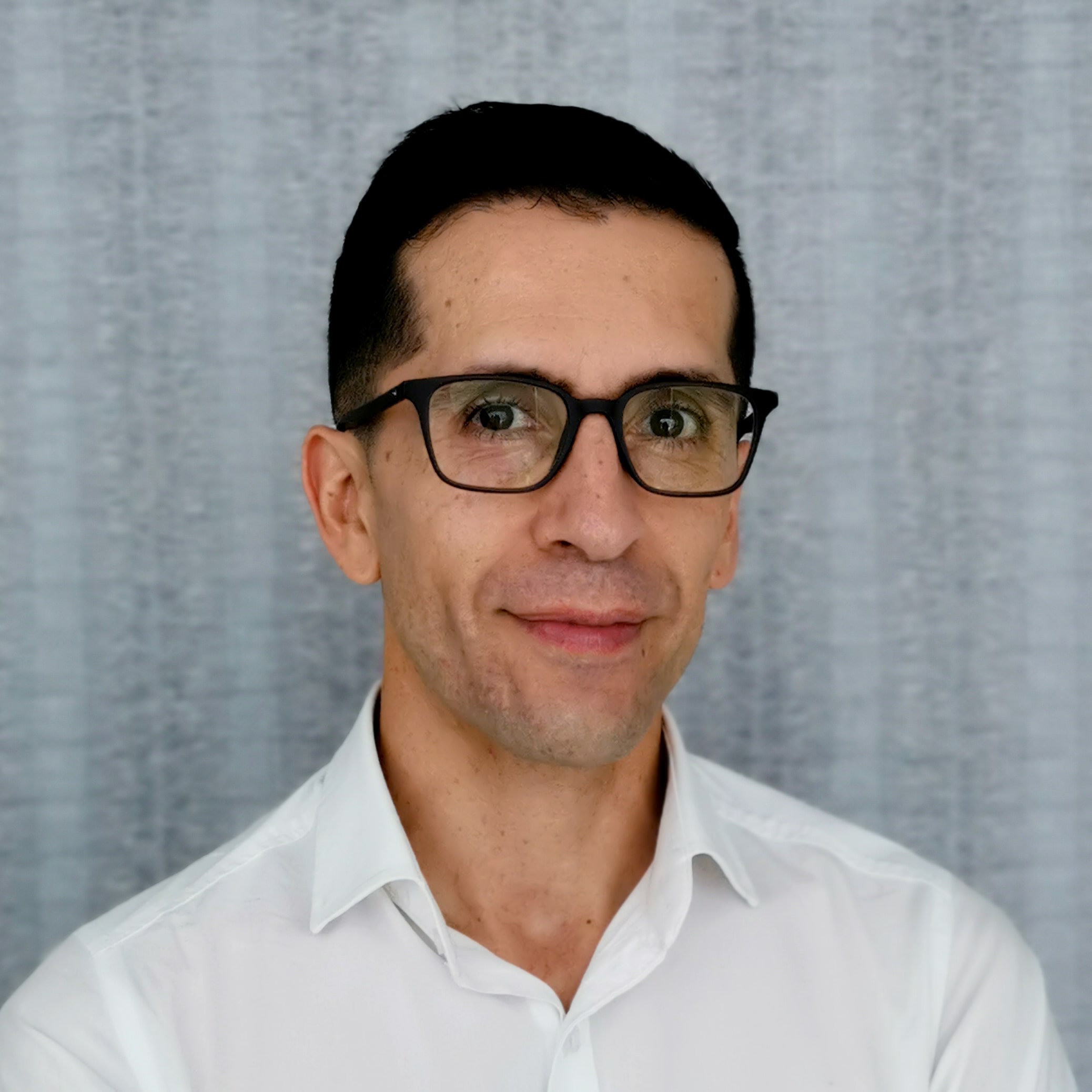 Altius - Alexander Hernández
